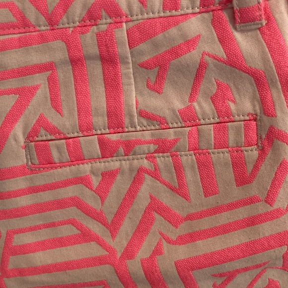 2/$30 🩷 J Crew shorts 🩷 size 6 🩷 pink and white 🩷 textured - Picture 3 of 15